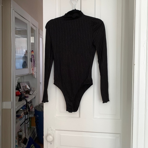 SHEIN Ribbed Lettuce-Edge Mock Neck Bodysuit in black. Size medium. Never worn! - Picture 1 of 2